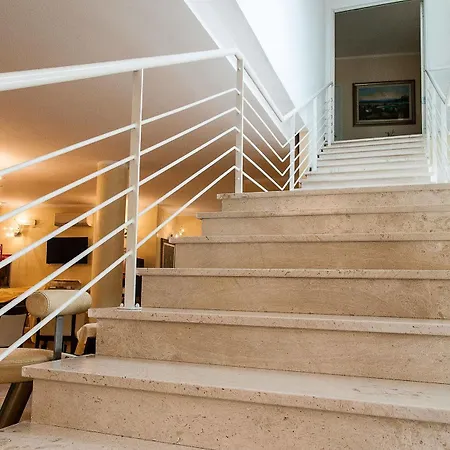Demar Hotel 3*